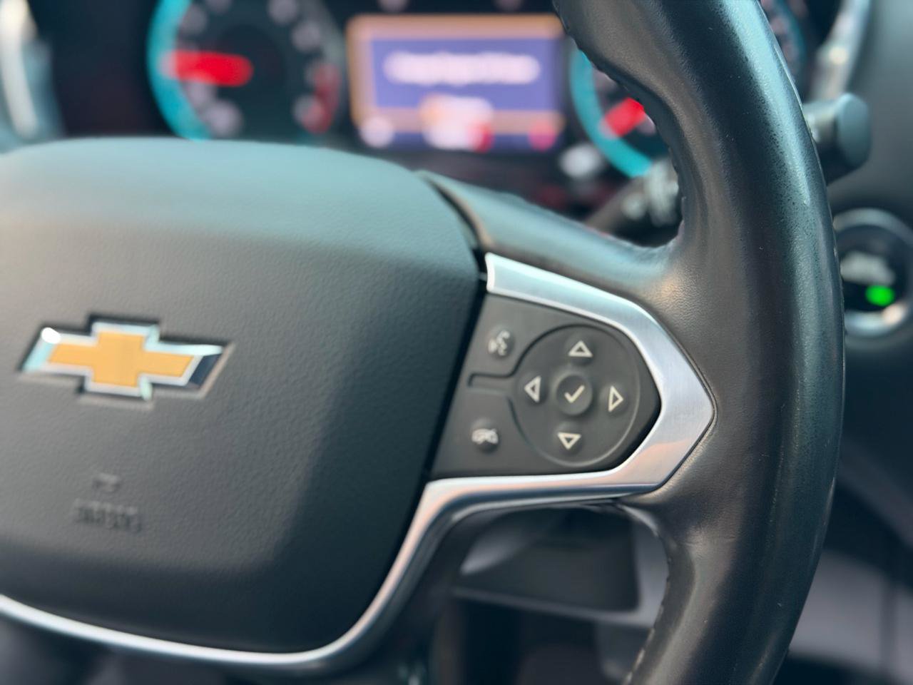 Used 2020 Chevrolet Traverse LT FWD image 28