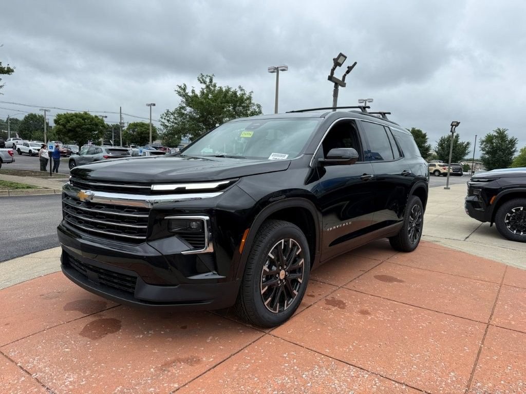 New 2026 Chevrolet Traverse LT w/ Sun and Wheel Package FWD image 3