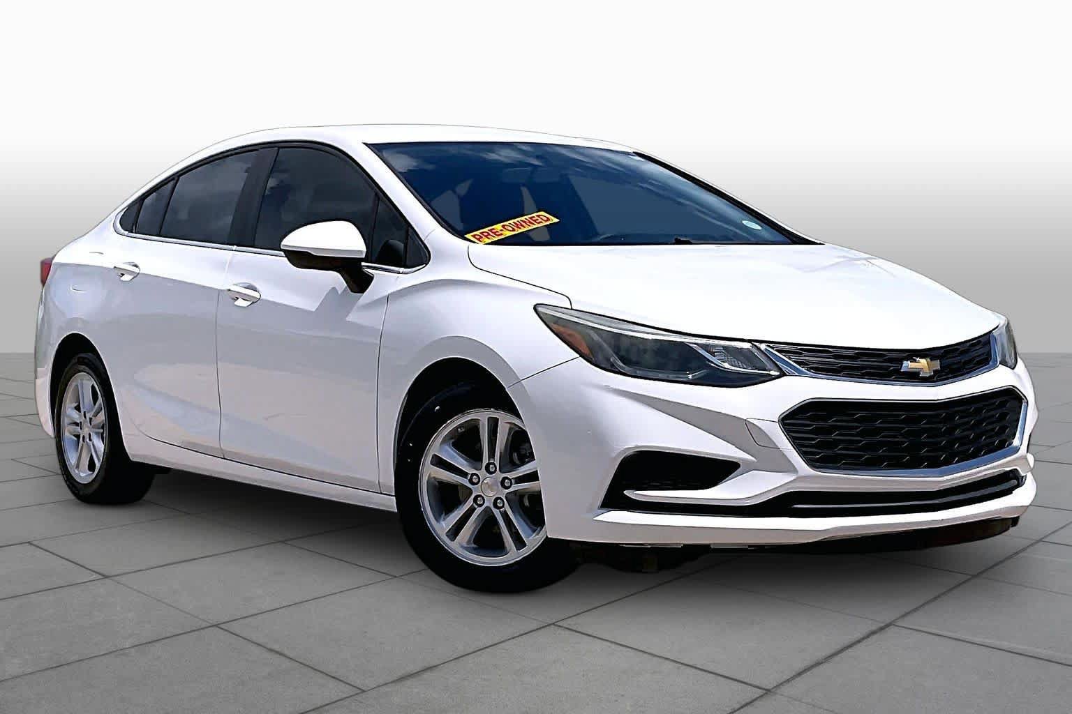 Used 2016 Chevrolet Cruze LT w/ Convenience Package FWD image 3