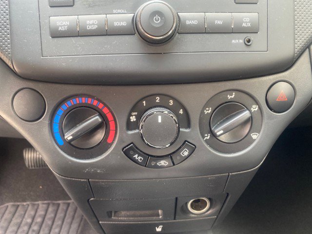 Used 2011 Chevrolet Aveo LT image 50