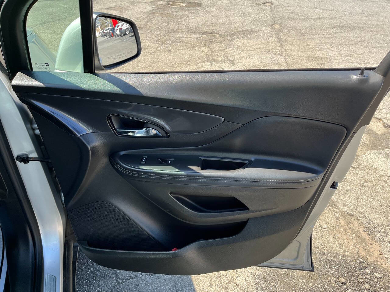 Used 2018 Buick Encore Preferred image 41