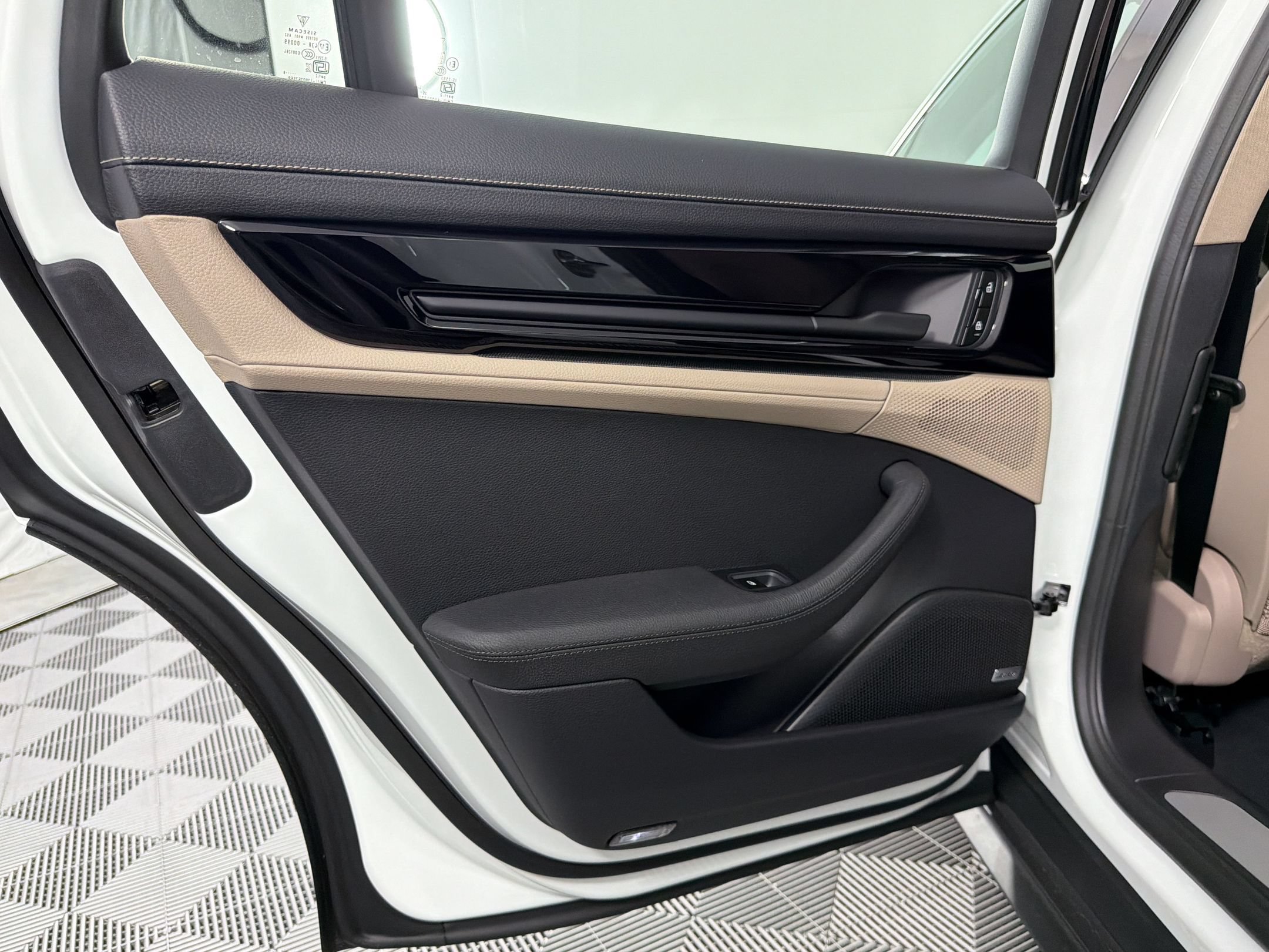 New 2026 Porsche Panamera image 21