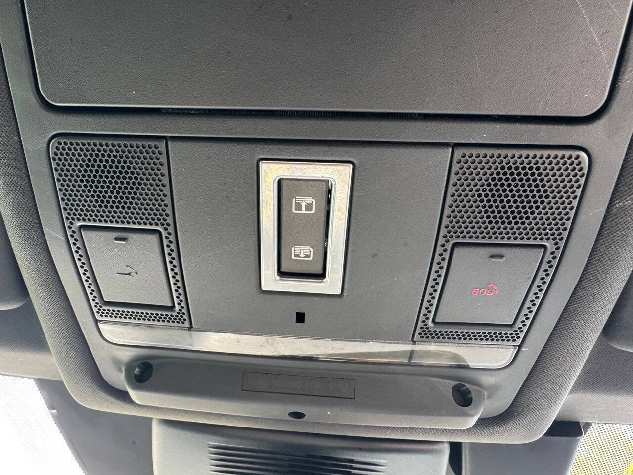 Used 2018 Land Rover Discovery Sport HSE AWD/4WD image 21