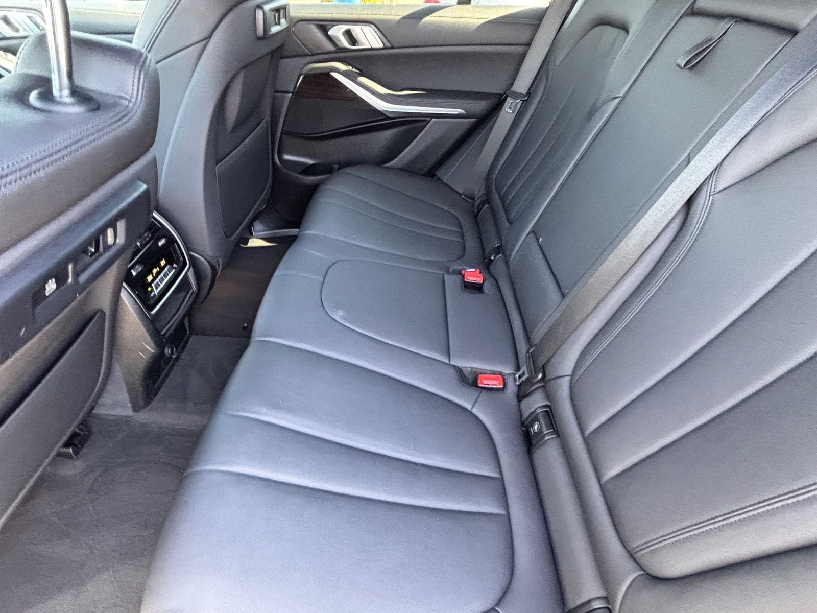 Used 2019 BMW X5 xDrive40i w/ Convenience Package AWD/4WD image 16