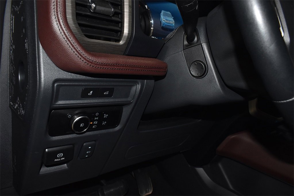 Used 2024 Ford Expedition Limited image 28