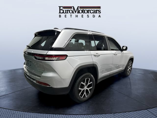 Used 2024 Jeep Grand Cherokee Limited AWD/4WD image 5