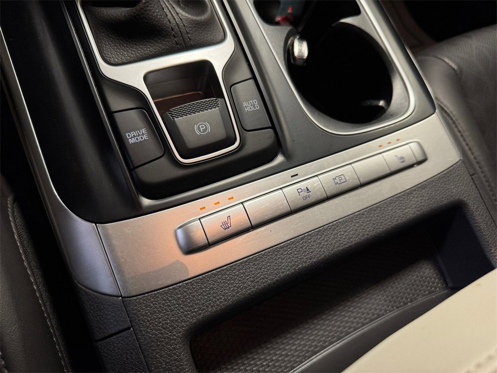 Certified 2024 Kia Carnival LX image 30