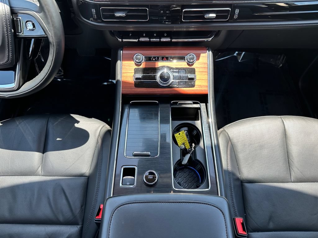Used 2024 Lincoln Aviator Reserve AWD/4WD image 11
