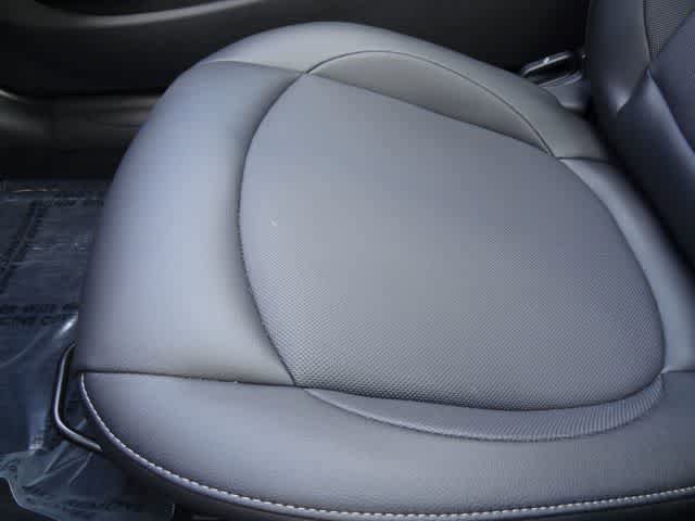 Used 2020 MINI Cooper 2-Door Hardtop image 32