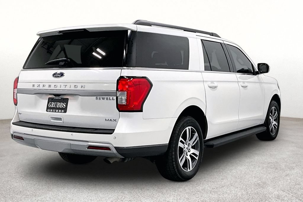 Used 2024 Ford Expedition Max XLT RWD image 2