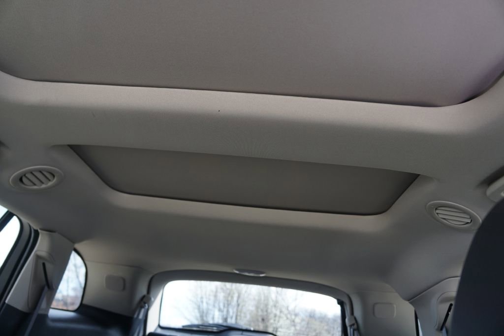 Used 2010 Lincoln MKT image 14