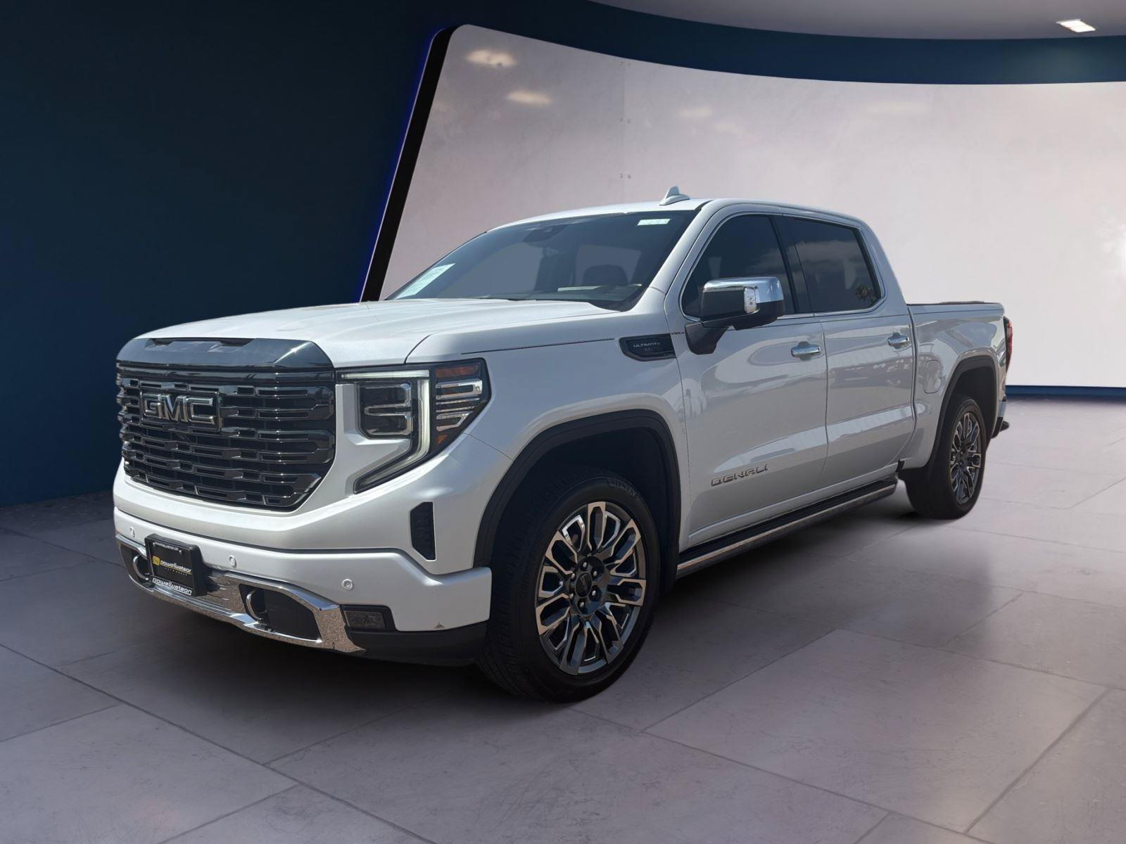 Used 2023 GMC Sierra 1500 Denali Ultimate AWD/4WD image 1