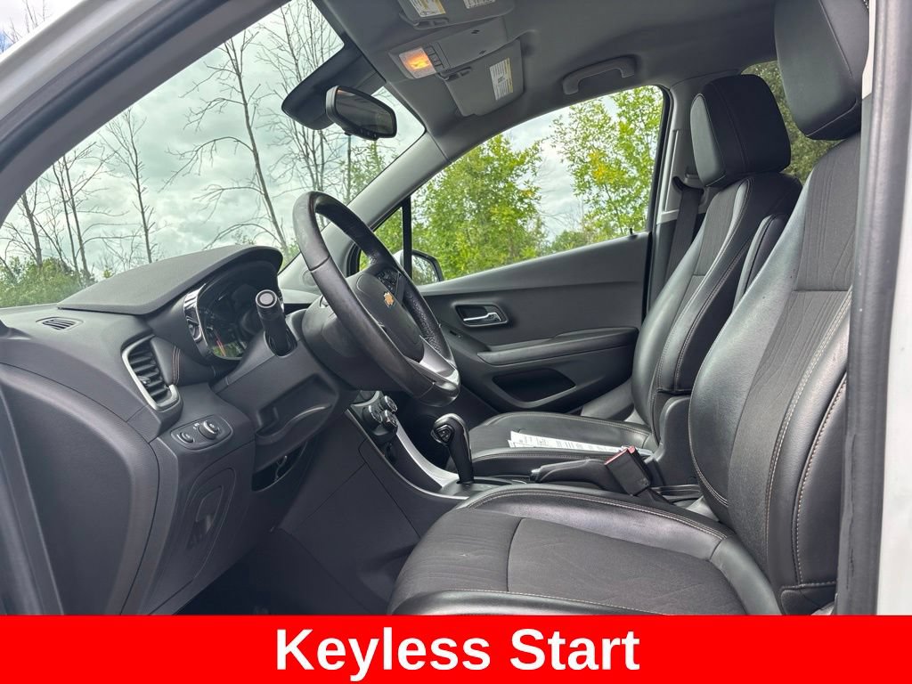 Used 2019 Chevrolet Trax LT w/ LT Convenience Package AWD/4WD image 11