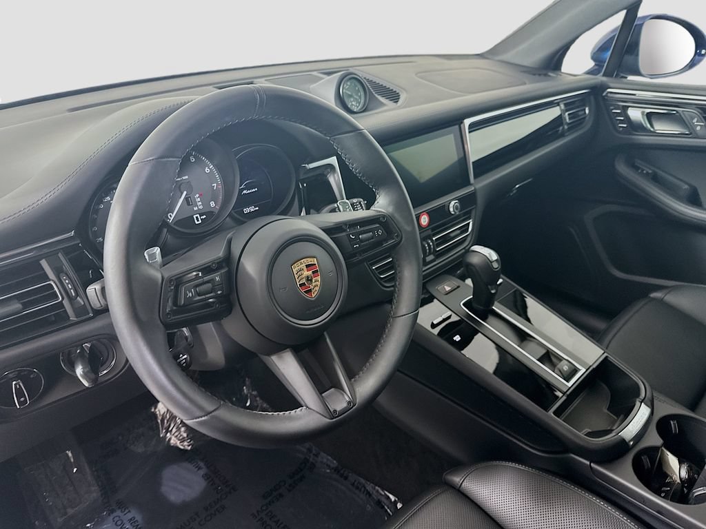 New 2025 Porsche Macan AWD/4WD image 4