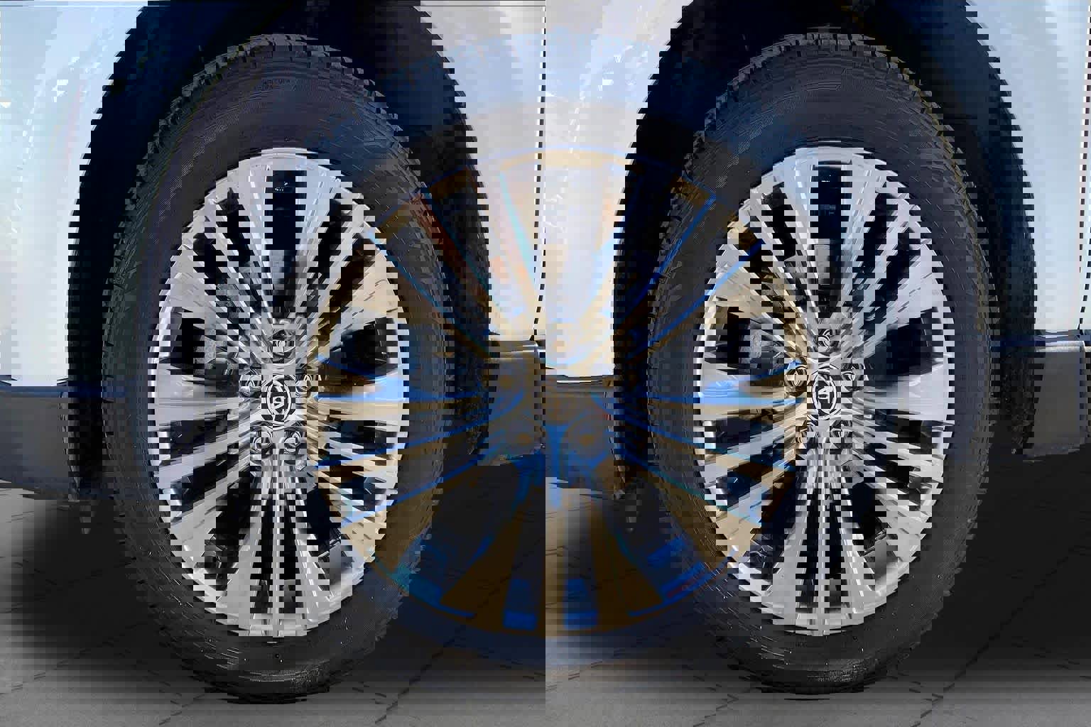 Used 2021 Toyota Venza XLE w/ Softex Package image 11