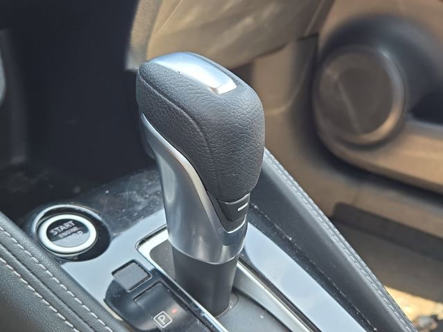 Used 2018 Nissan Kicks SV FWD image 15