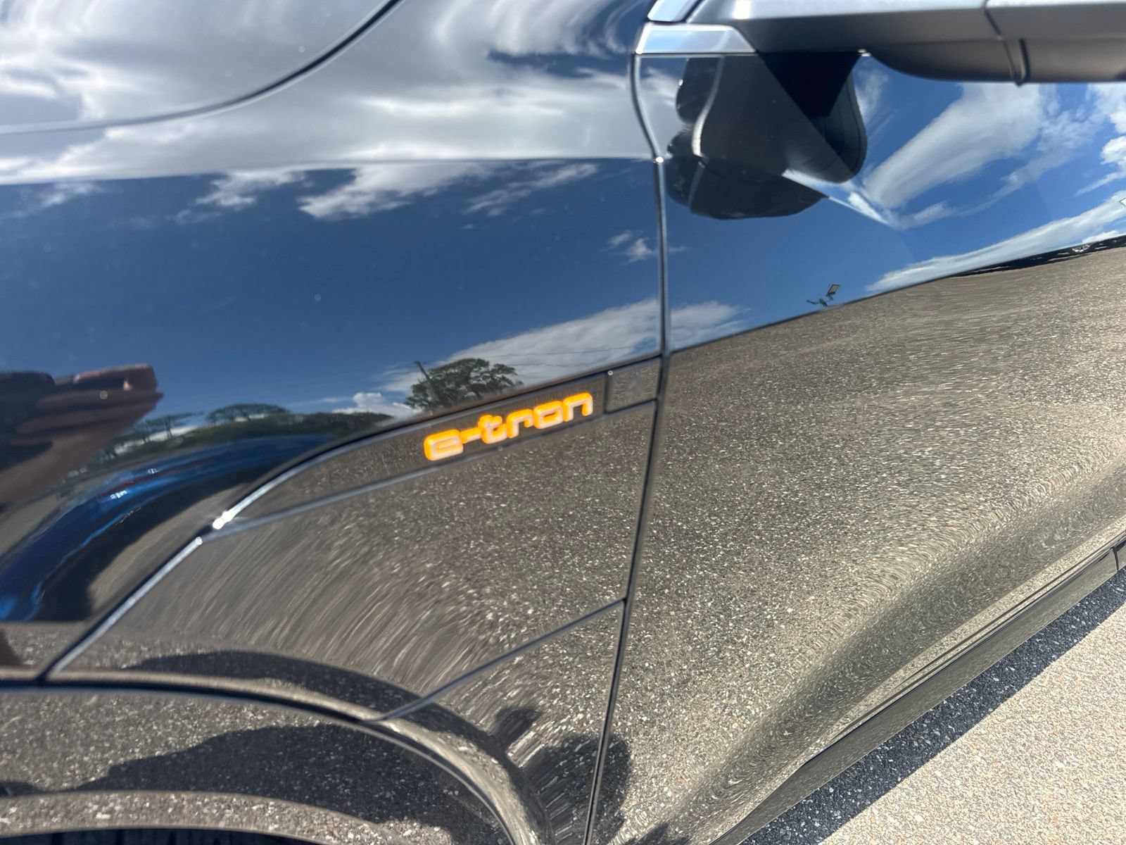 Used 2022 Audi e-tron Premium Plus AWD/4WD image 13