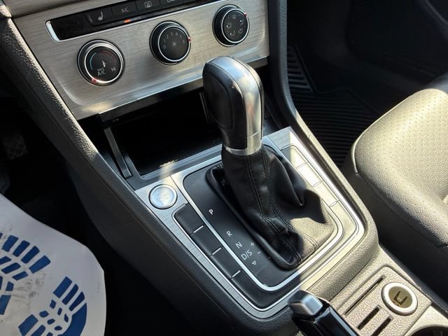 Used 2017 Volkswagen Golf Wolfsburg Edition FWD image 36