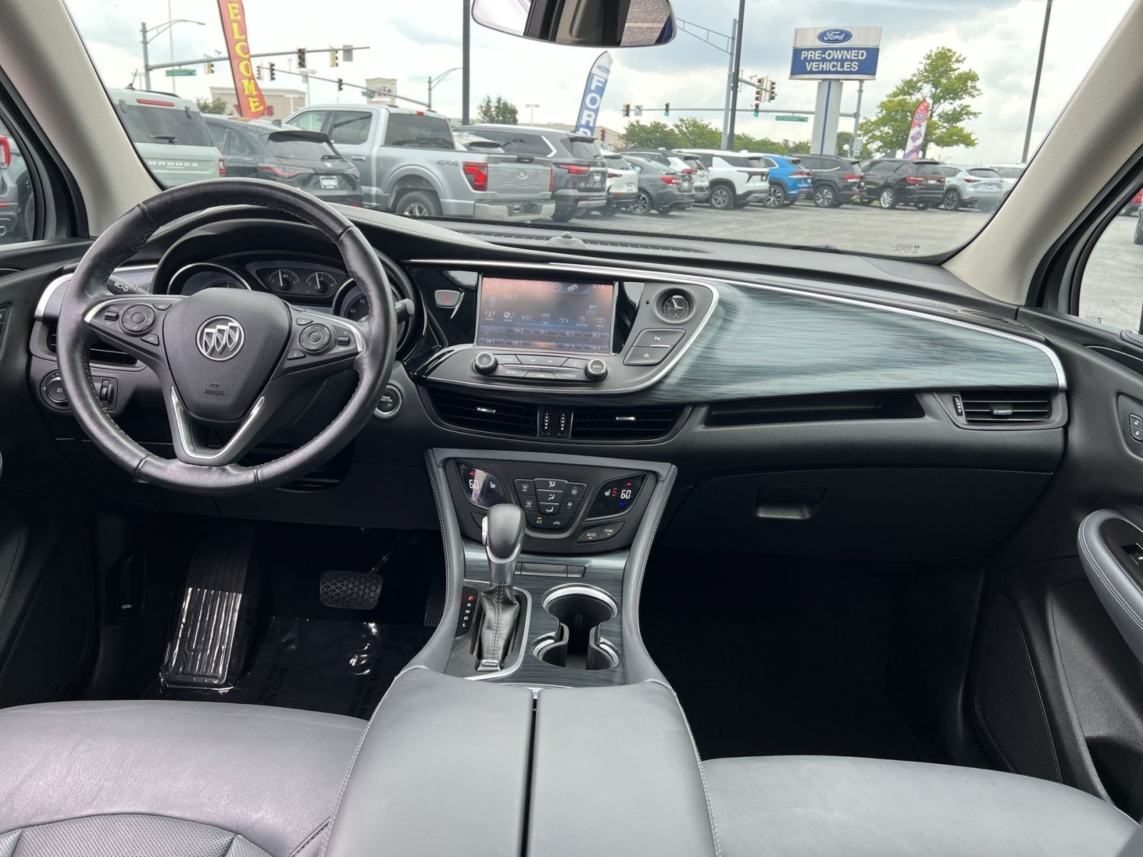 Used 2019 Buick Envision Essence w/ LPO, Road Trip Package FWD image 22