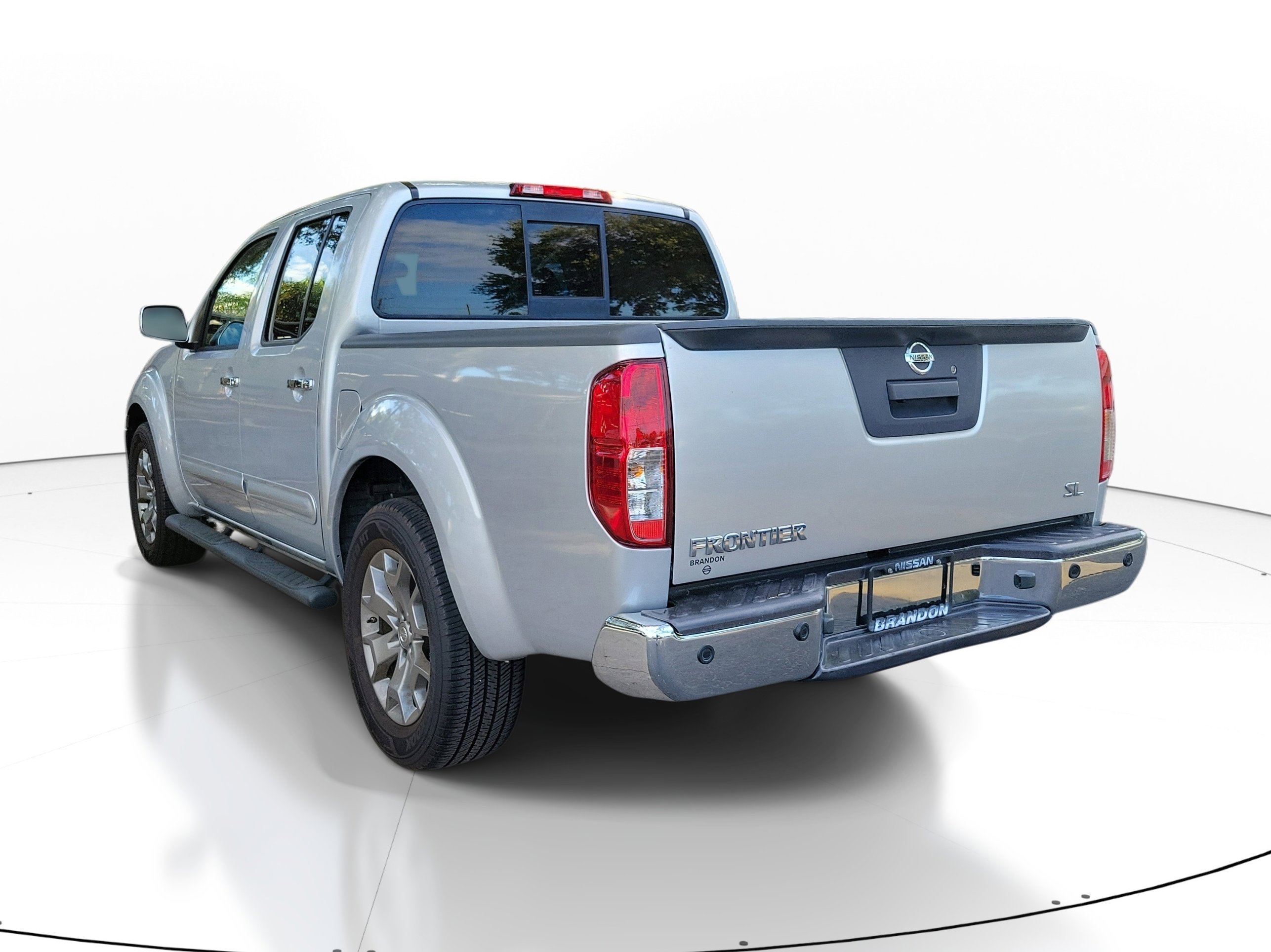 Used 2019 Nissan Frontier SL RWD image 6