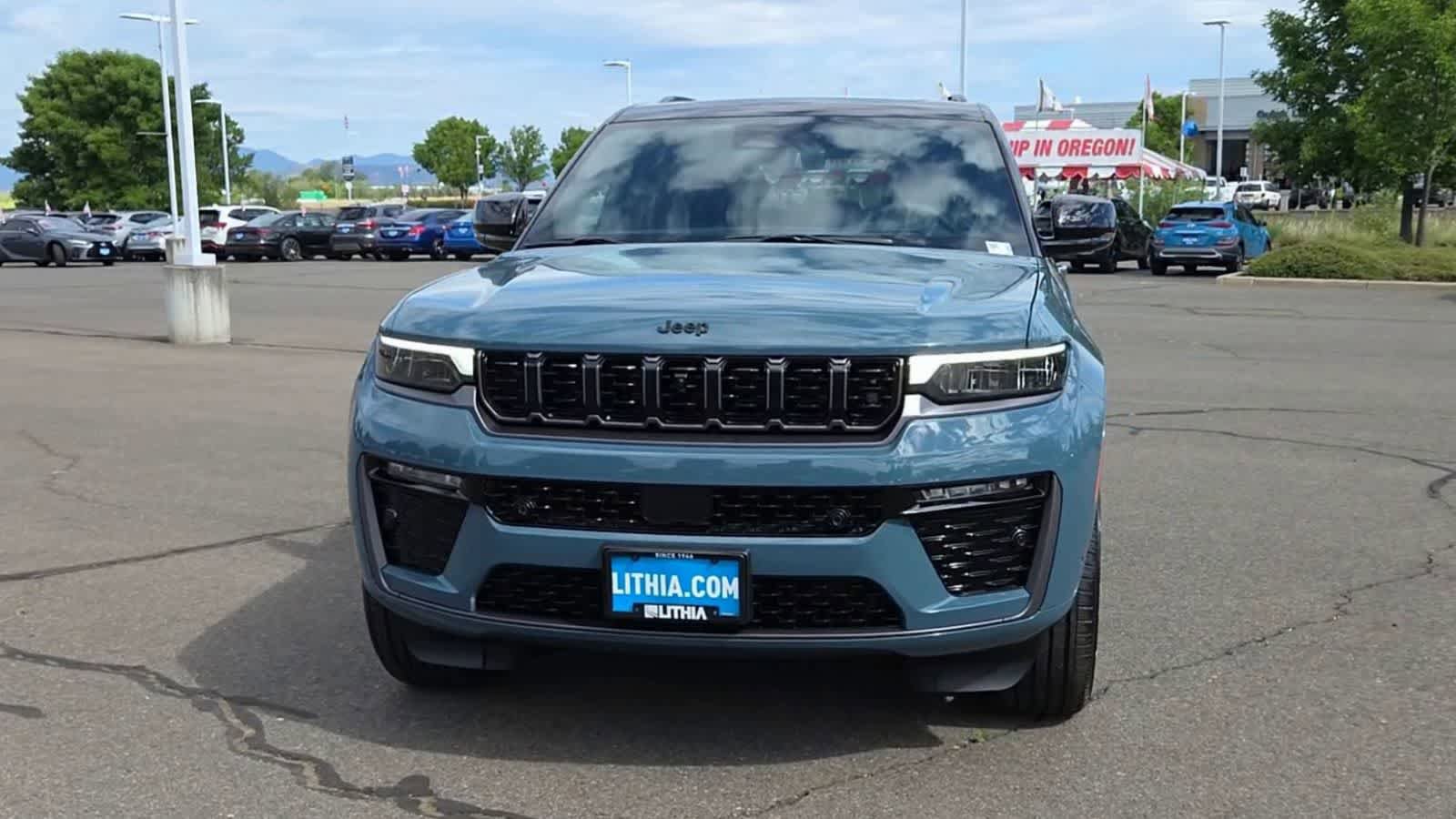 New 2026 Jeep Grand Cherokee Summit AWD/4WD image 3