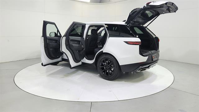 Used 2025 Land Rover Range Rover Sport SE image 11