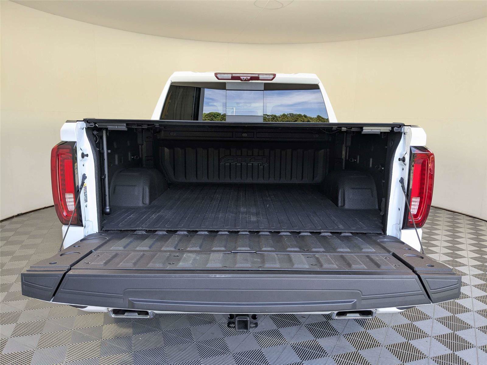 Used 2022 GMC Sierra 1500 AT4 w/ AT4 Premium Package AWD/4WD image 6