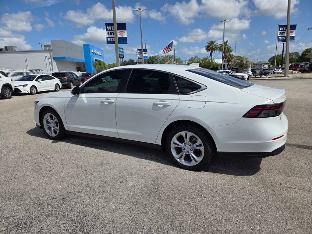 Used 2025 Honda Accord LX image 9