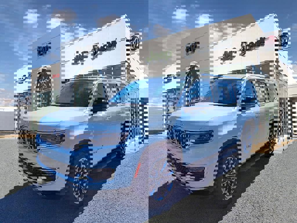 Used 2024 Jeep Wagoneer L Series II w/ Premium Group I image 4