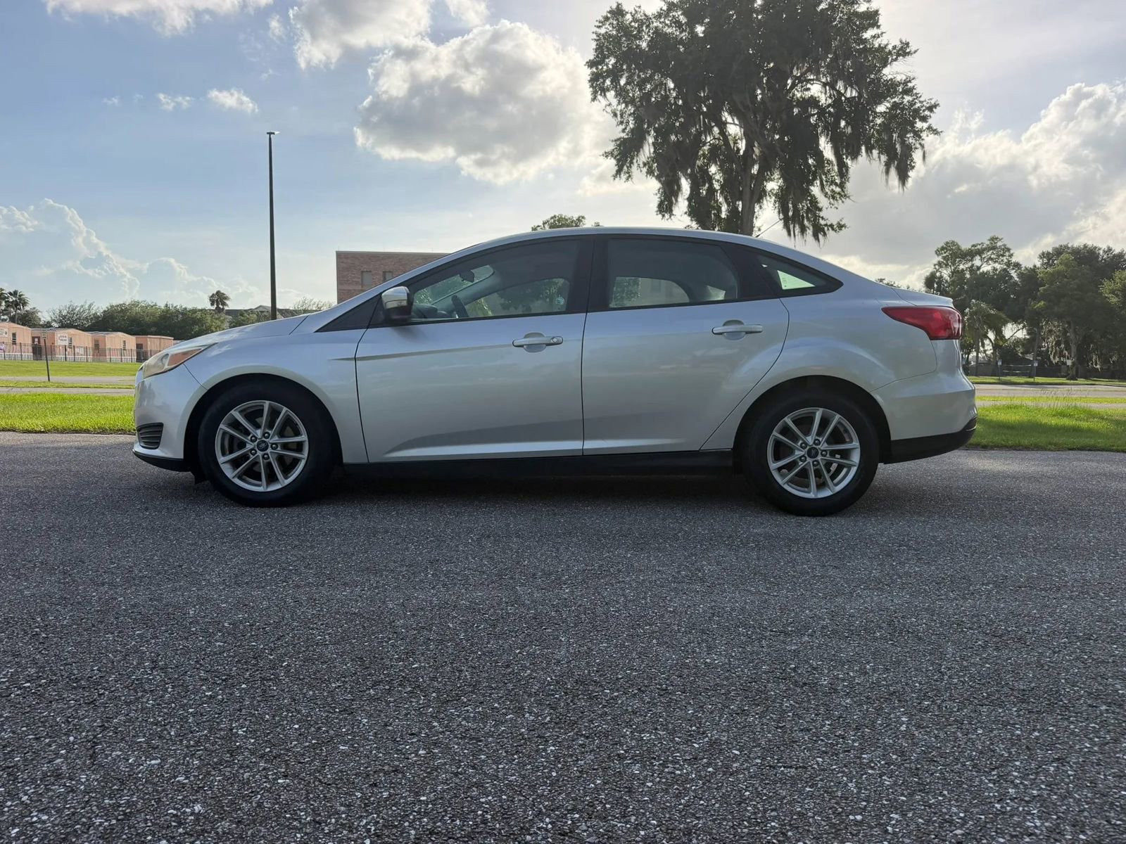 Used 2017 Ford Focus SE FWD image 8