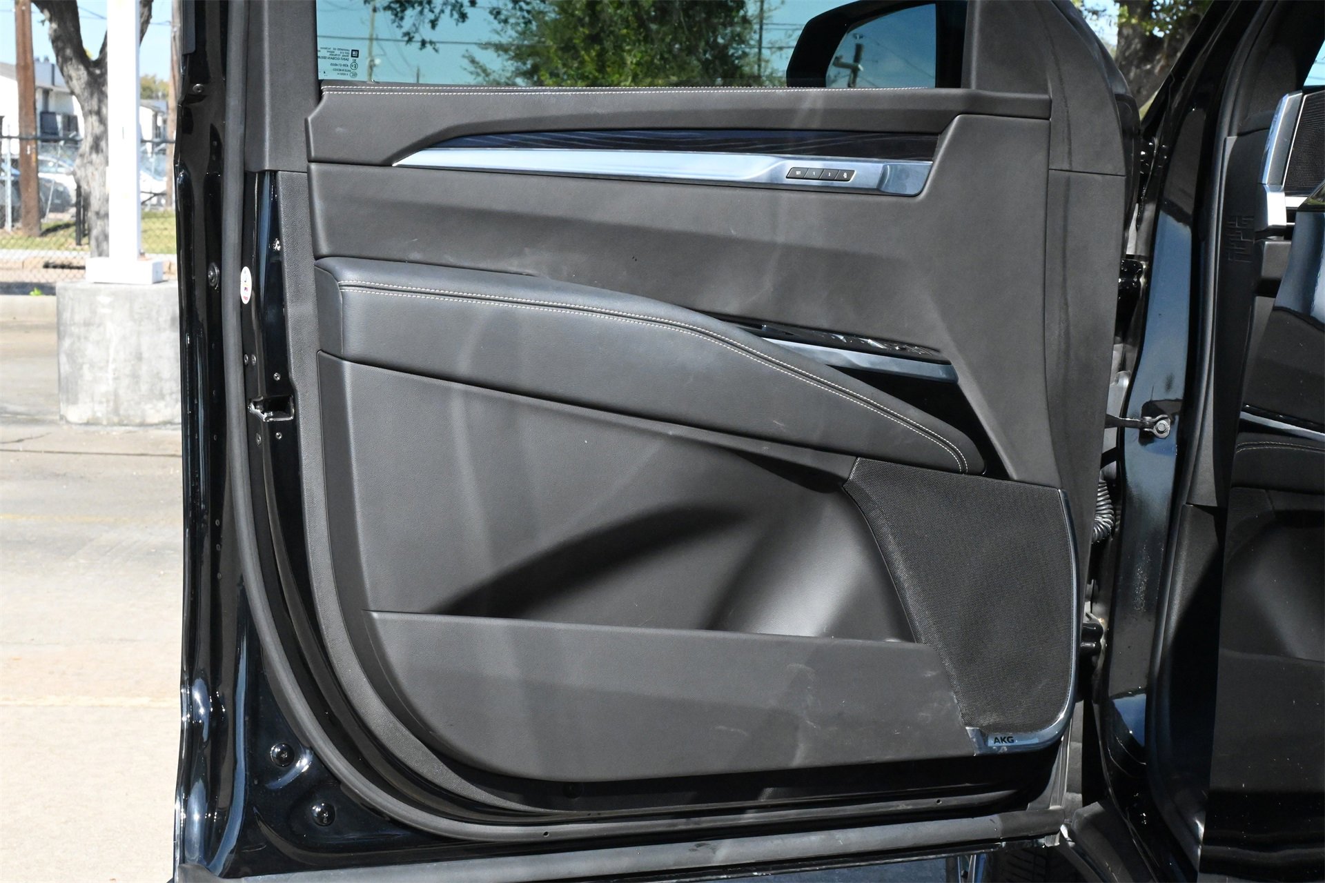 Certified 2025 Cadillac Escalade Sport w/ LPO, Floor Liner Package image 19