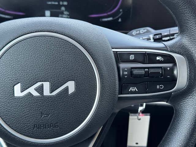 Used 2025 Kia Sportage LX FWD image 25