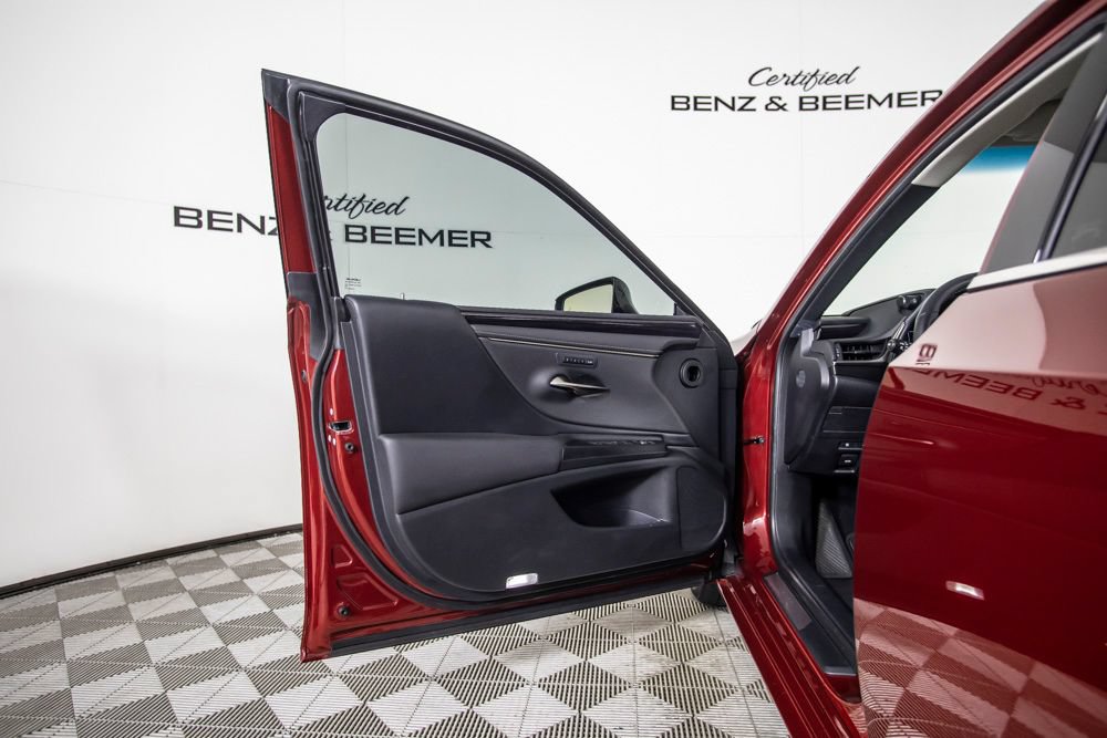 Used 2021 Lexus ES 300h w/ Premium Package FWD image 17