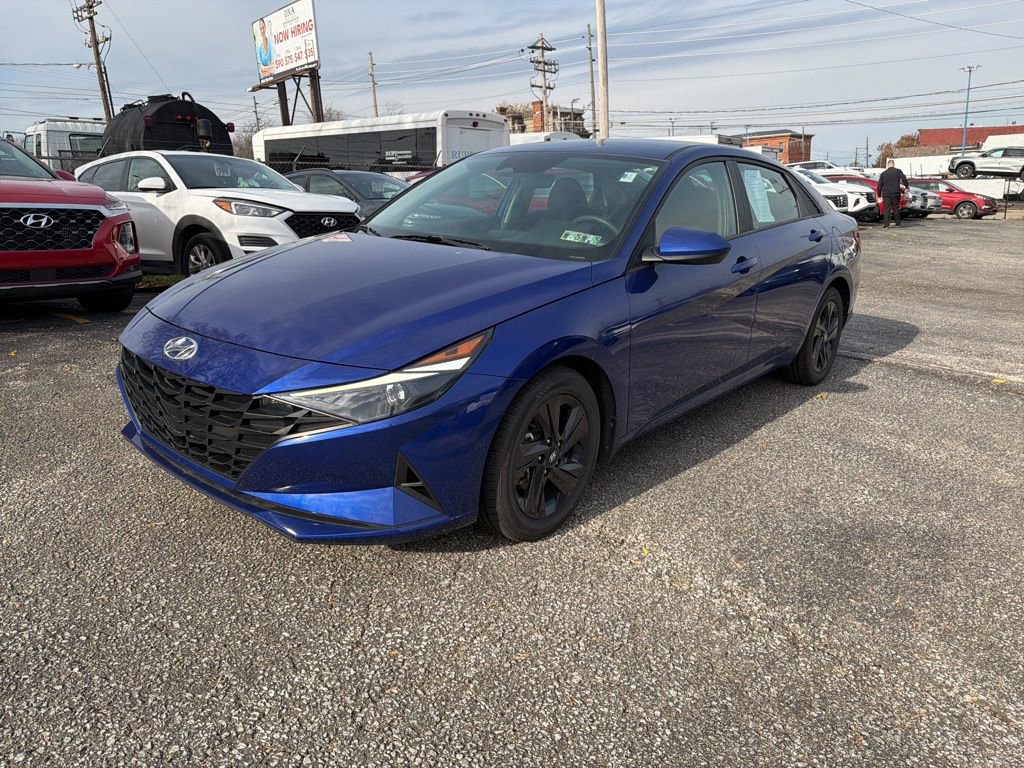 Used 2022 Hyundai Elantra SEL image 3