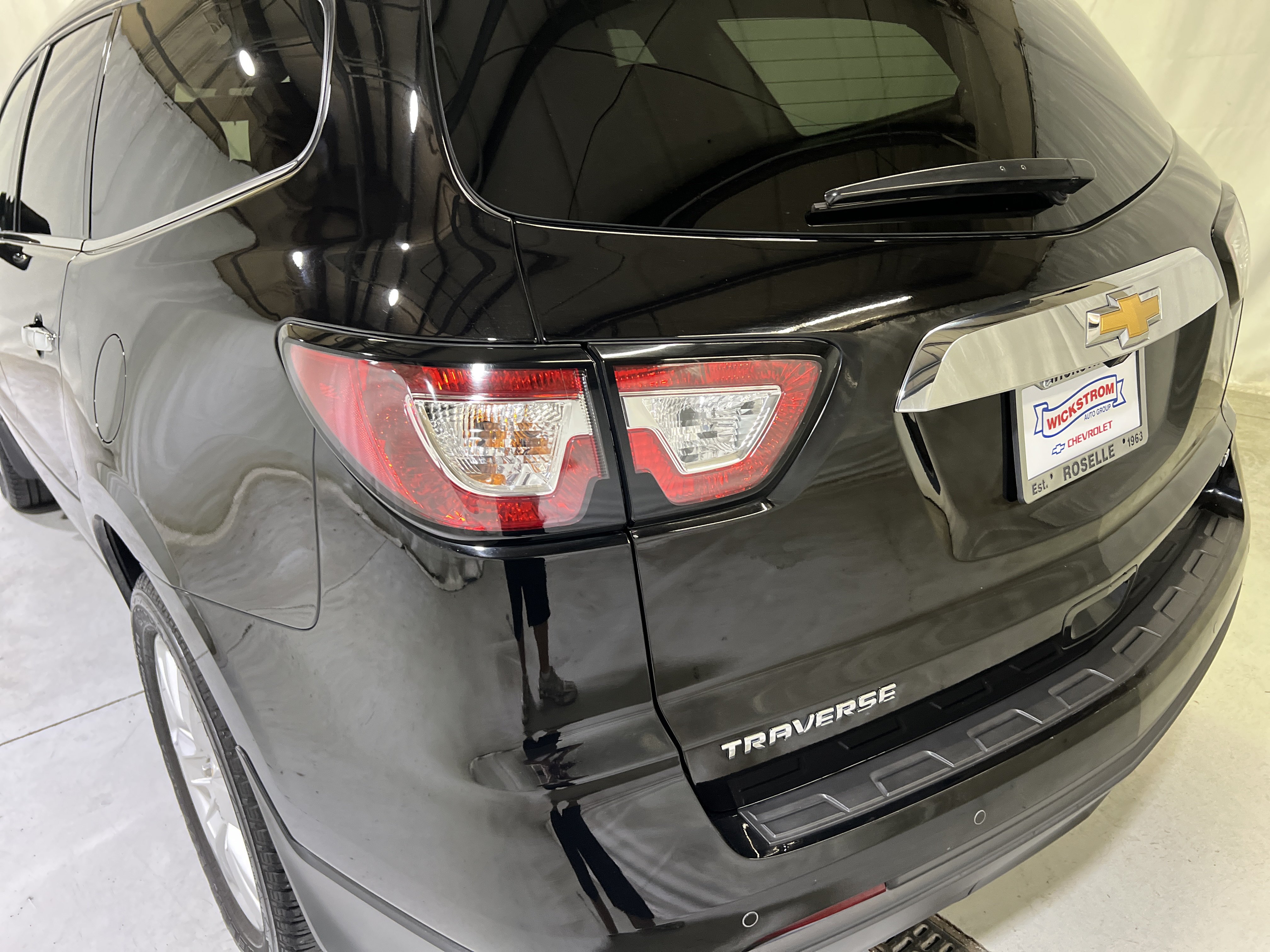 Used 2017 Chevrolet Traverse LT w/ Style and Technology Package FWD image 10