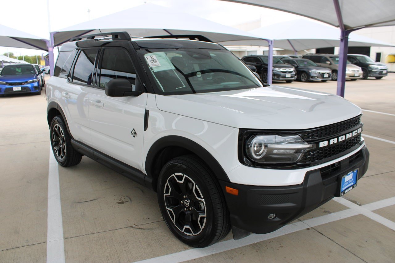 Used 2025 Ford Bronco Sport Outer Banks AWD/4WD image 9