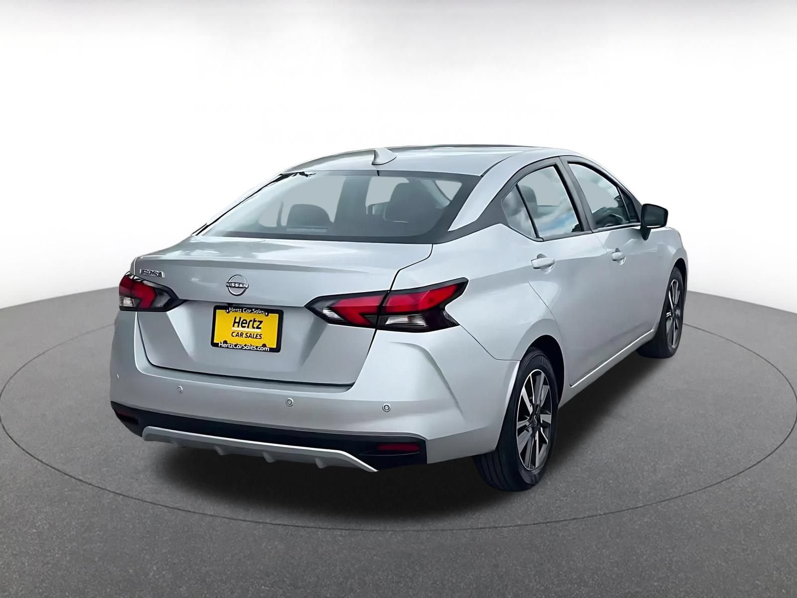 Used 2025 Nissan Versa SV FWD image 14