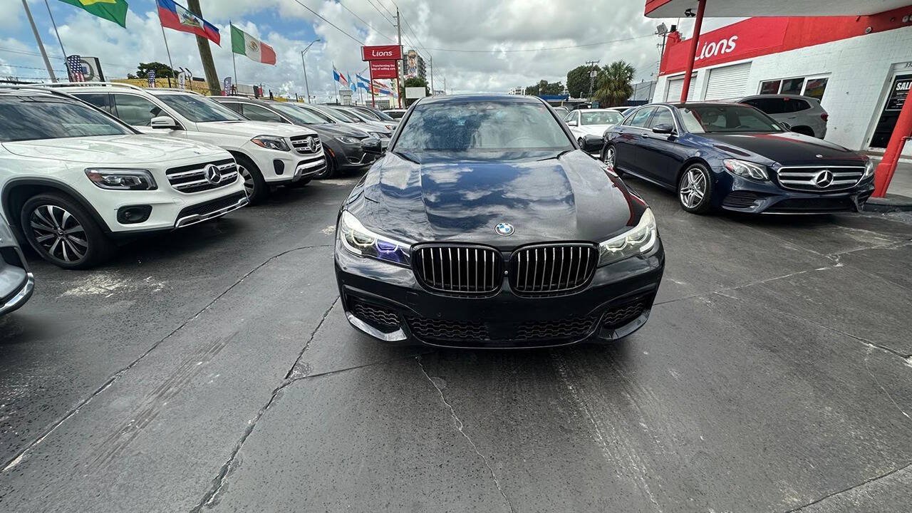 Used 2017 BMW 740e xDrive AWD/4WD image 9