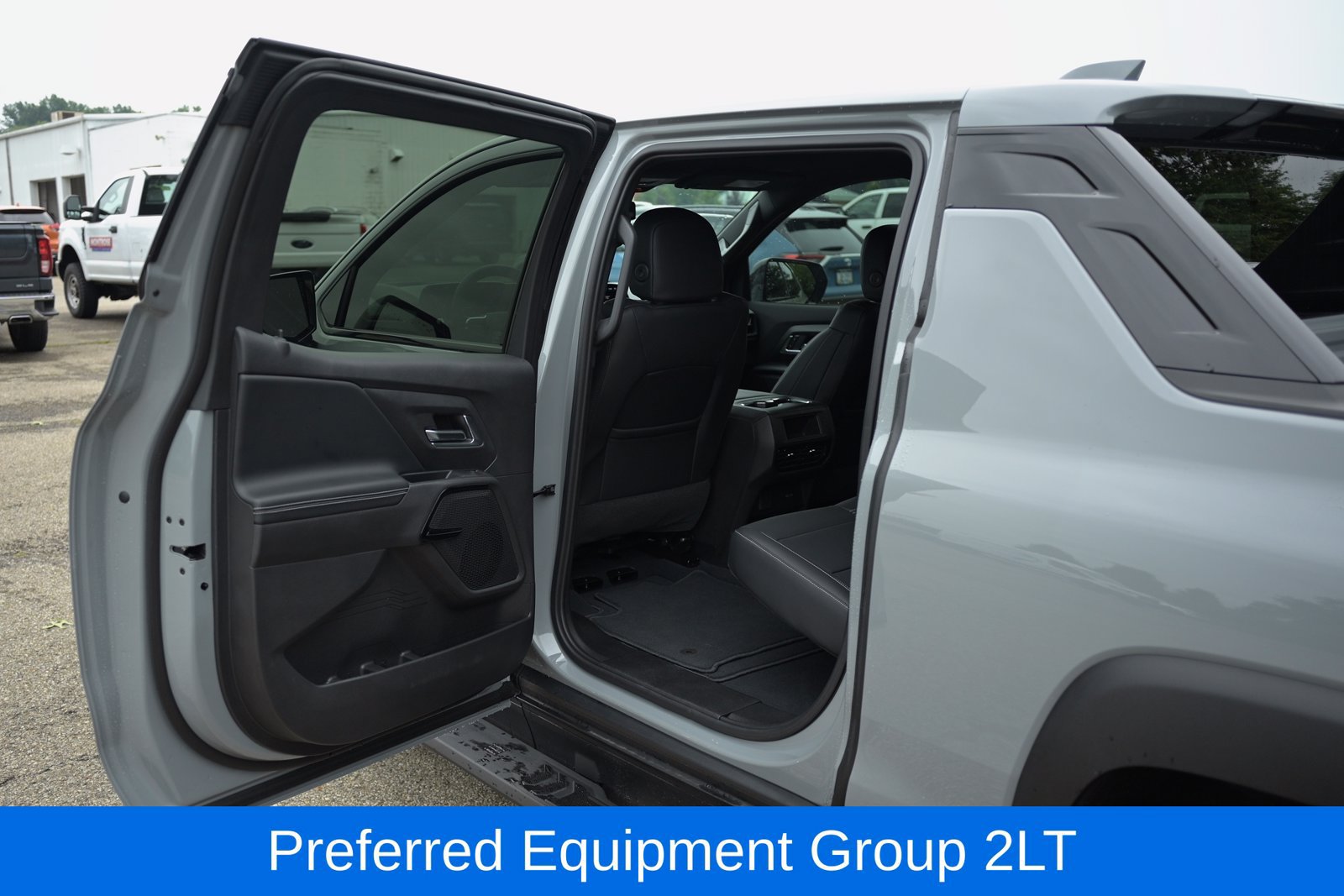Used 2026 Chevrolet Silverado EV LT AWD/4WD image 29
