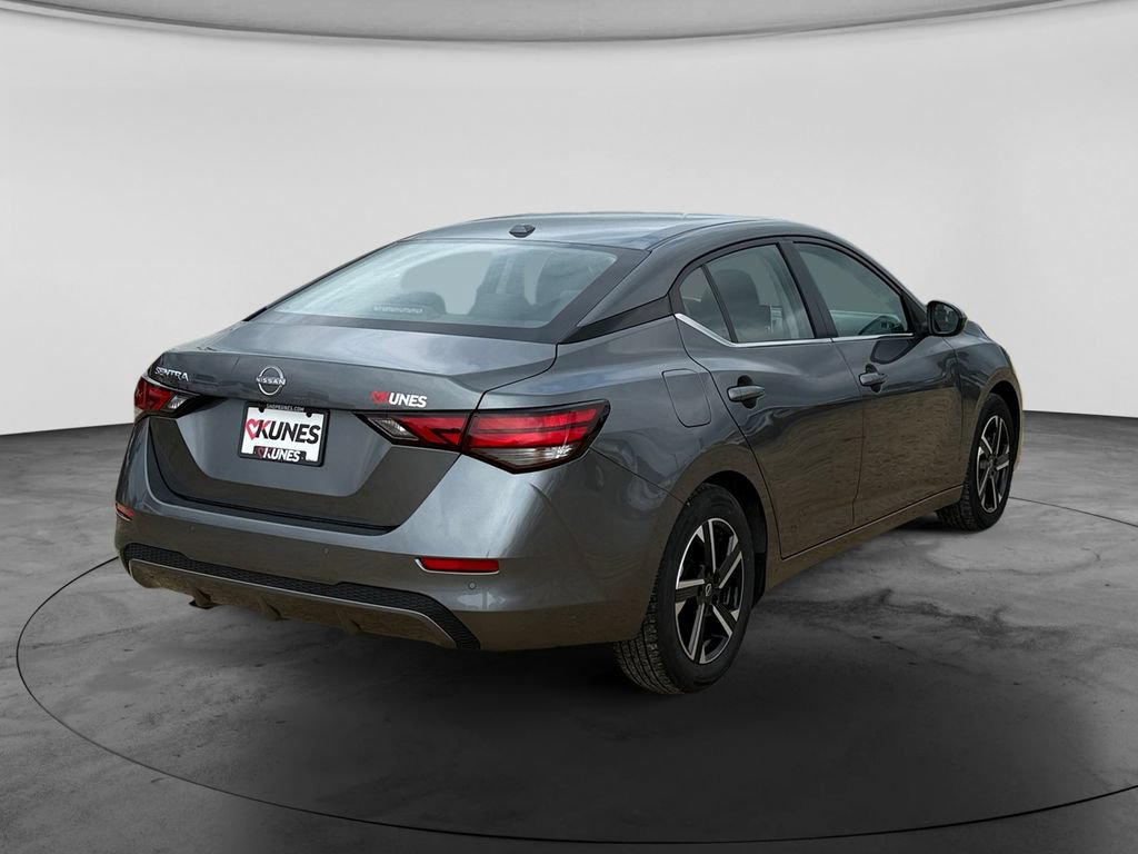 Used 2025 Nissan Sentra SV FWD image 9