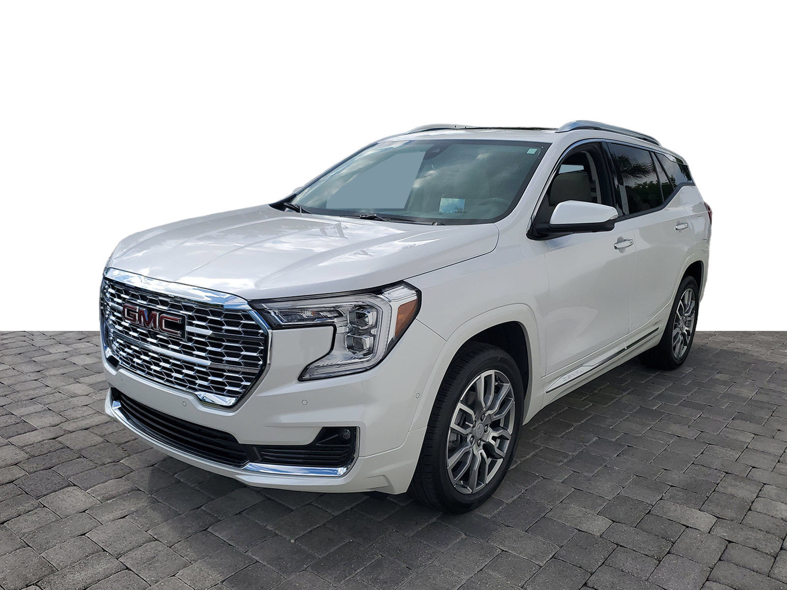 Used 2023 GMC Terrain Denali w/ Denali Premium Package AWD/4WD image 3