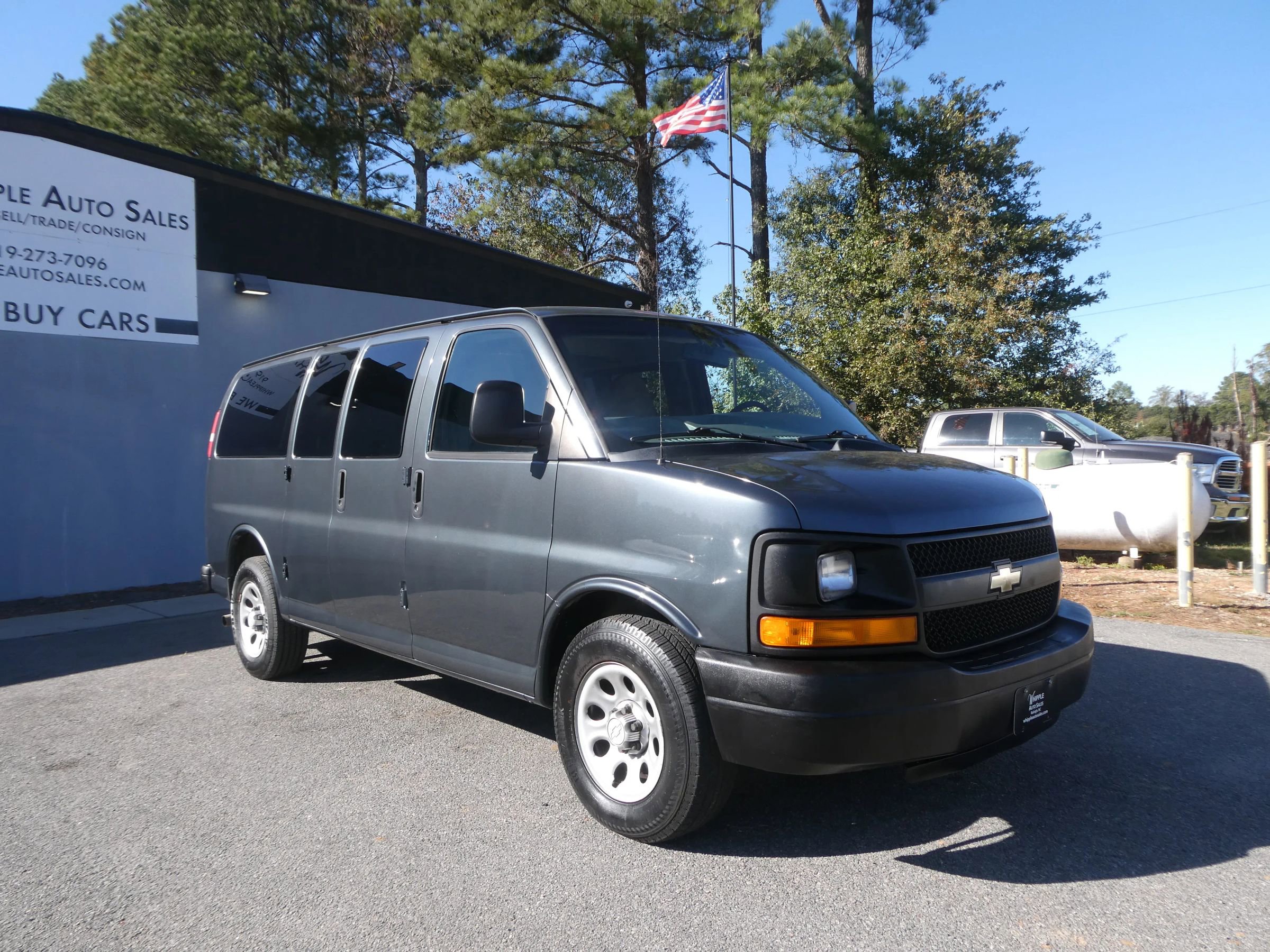 Used 2014 Chevrolet Express 1500 LS image 3