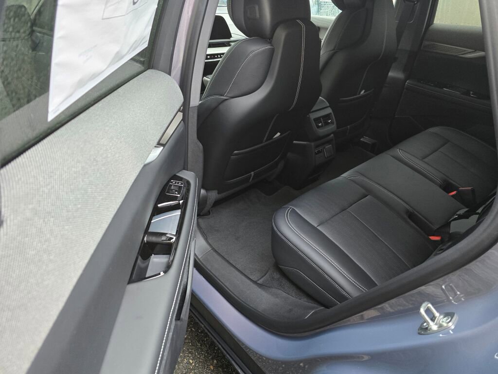 New 2026 Cadillac Optiq Luxury 2 image 15