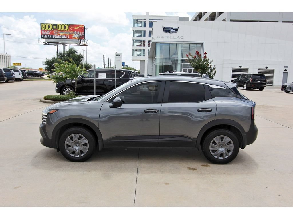 Used 2025 Nissan Kicks S w/ Charging Package FWD image 4