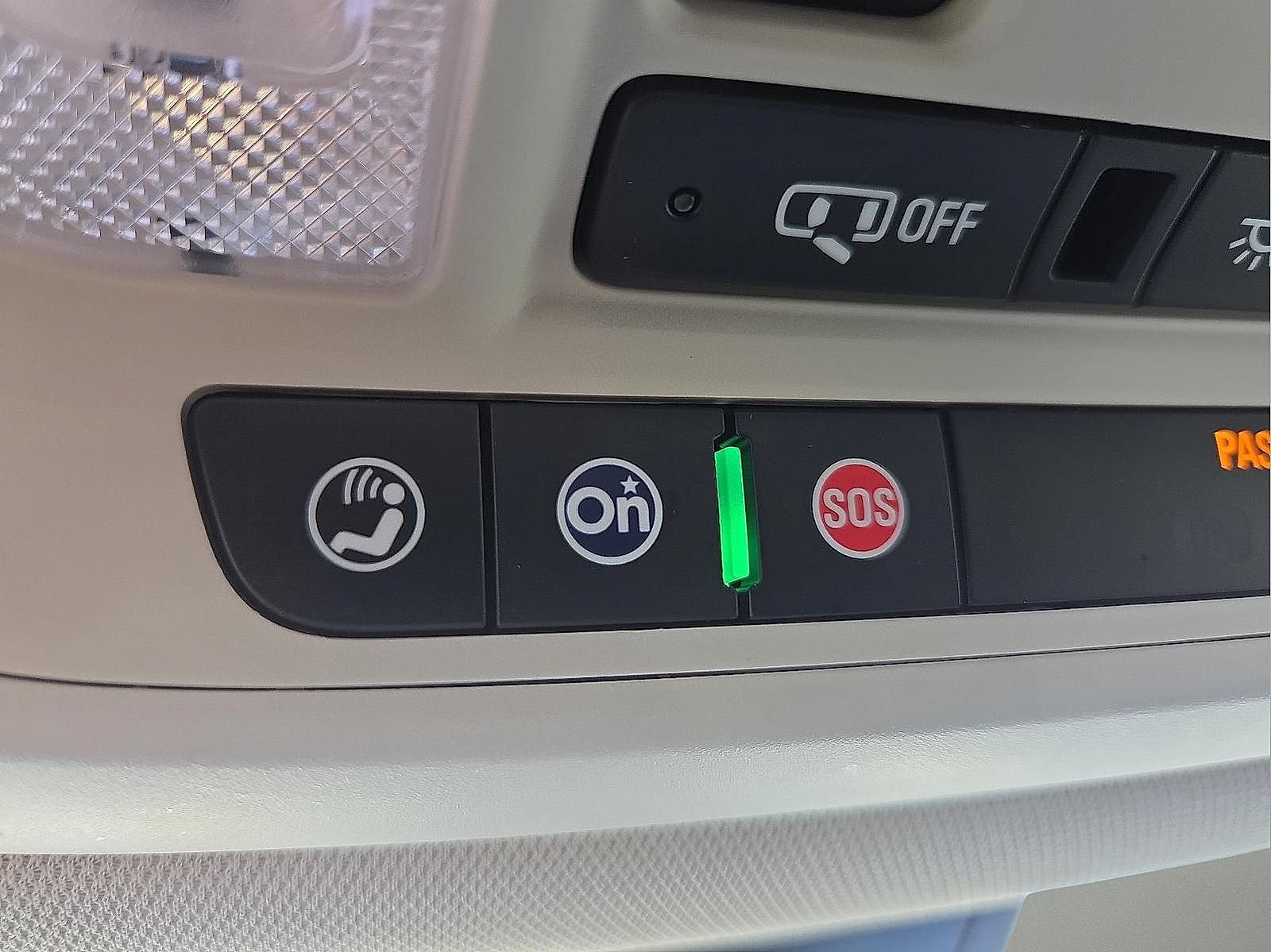 Used 2020 GMC Acadia Denali w/ Technology Package FWD image 22
