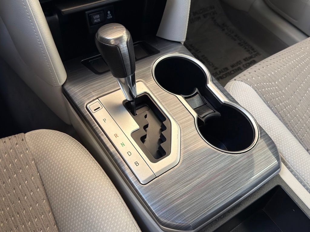 Used 2012 Toyota Camry LE FWD image 19