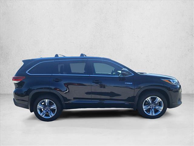 Used 2017 Toyota Highlander Limited AWD/4WD image 4