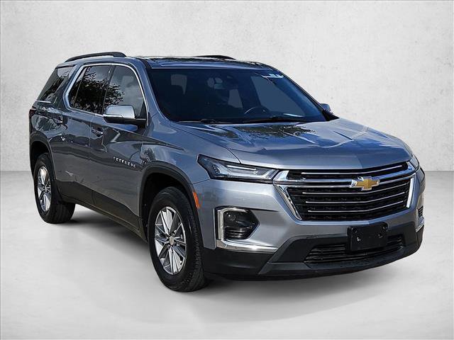 Used 2023 Chevrolet Traverse LT image 3
