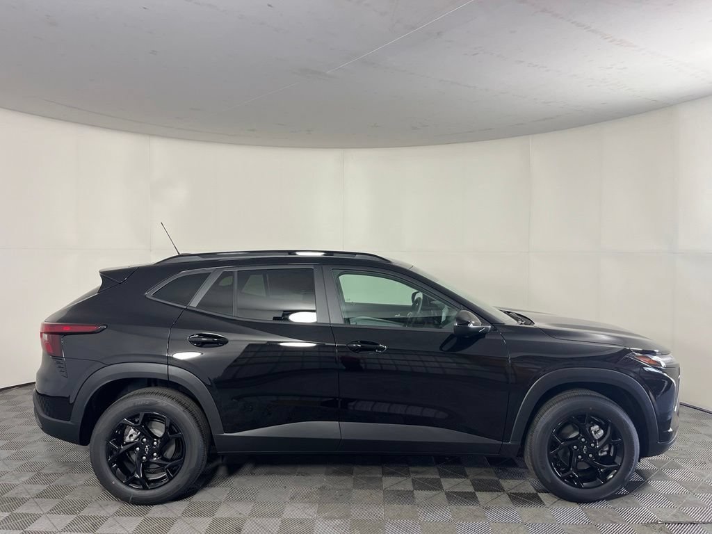 New 2026 Chevrolet Trax LT w/ Driver Confidence Package FWD image 4