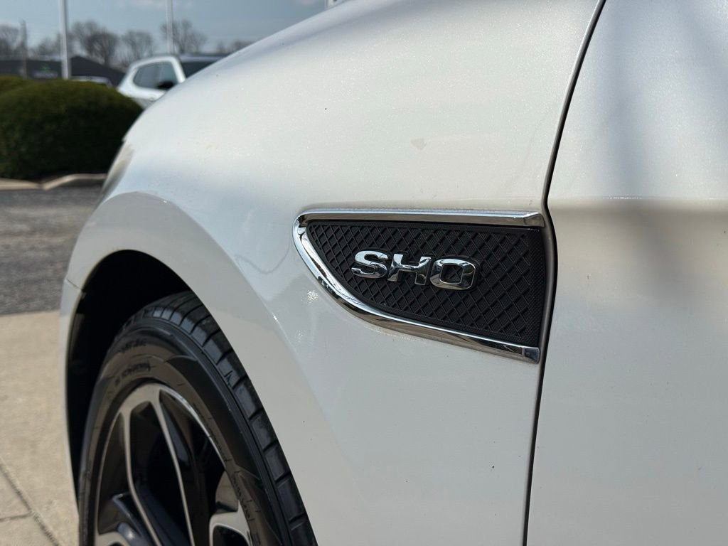 Used 2013 Ford Taurus SHO image 12